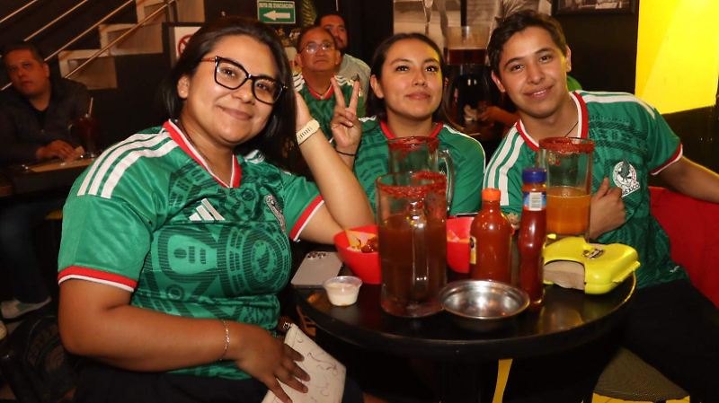 Gran ambiente en el triunfo de México